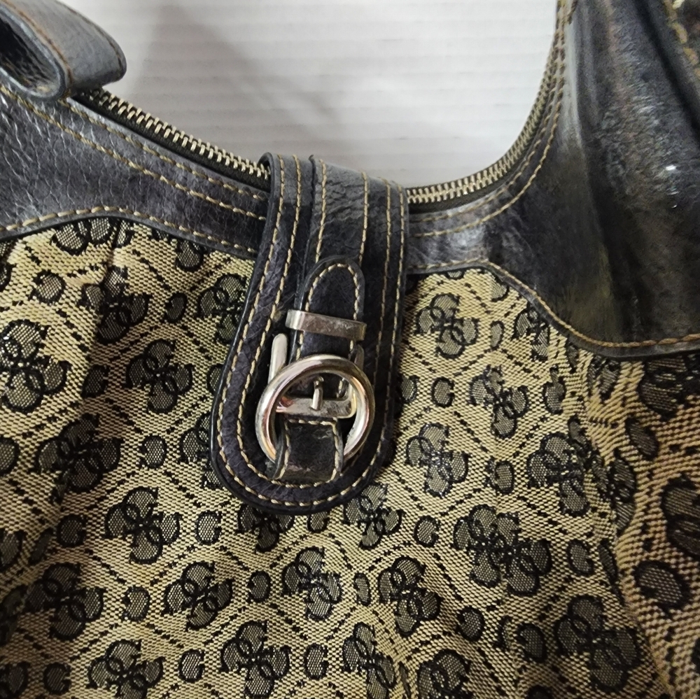 Women's Guess Shoulder Bag - Picture 5 of 16